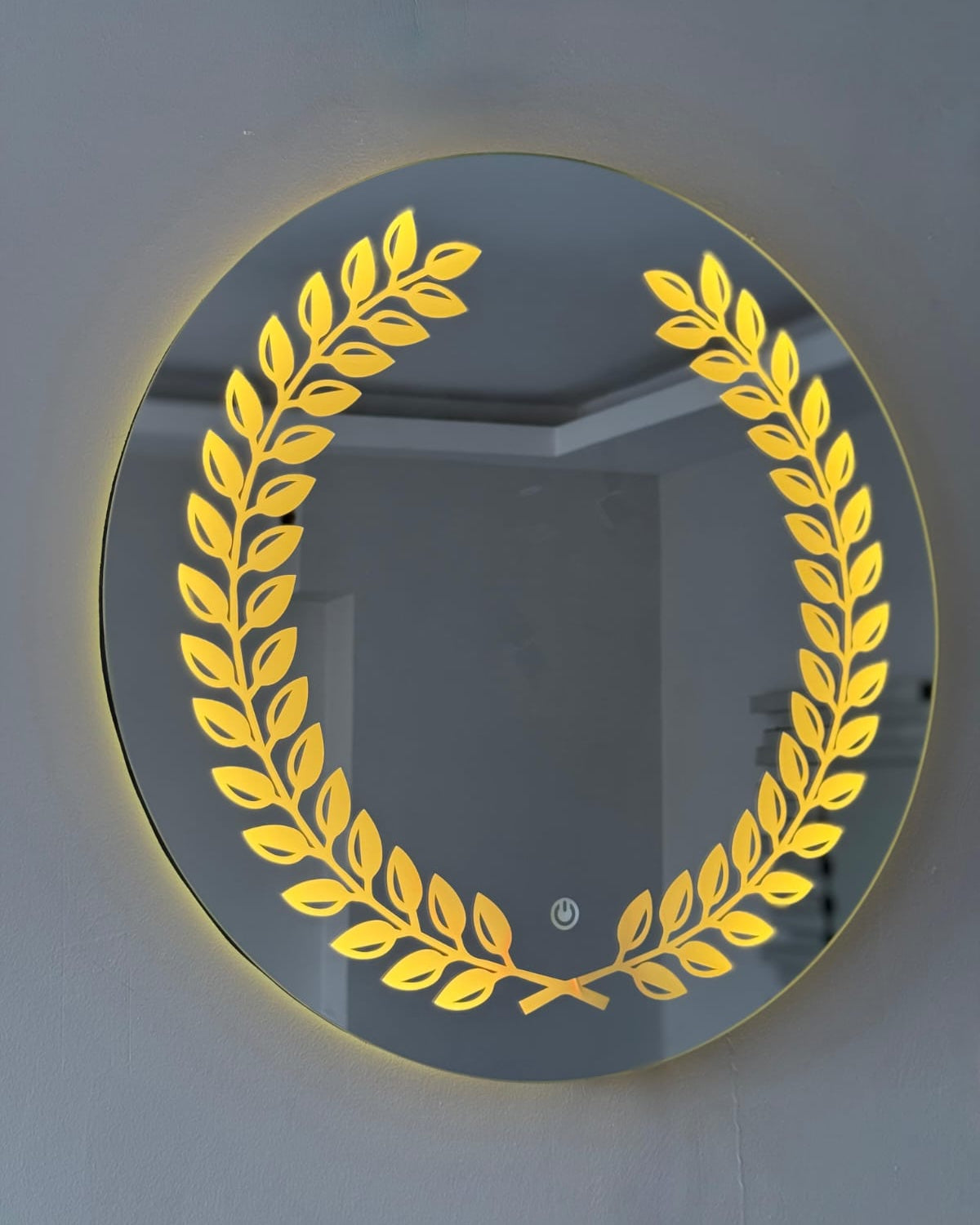 Leaf Designed Concept Mirror